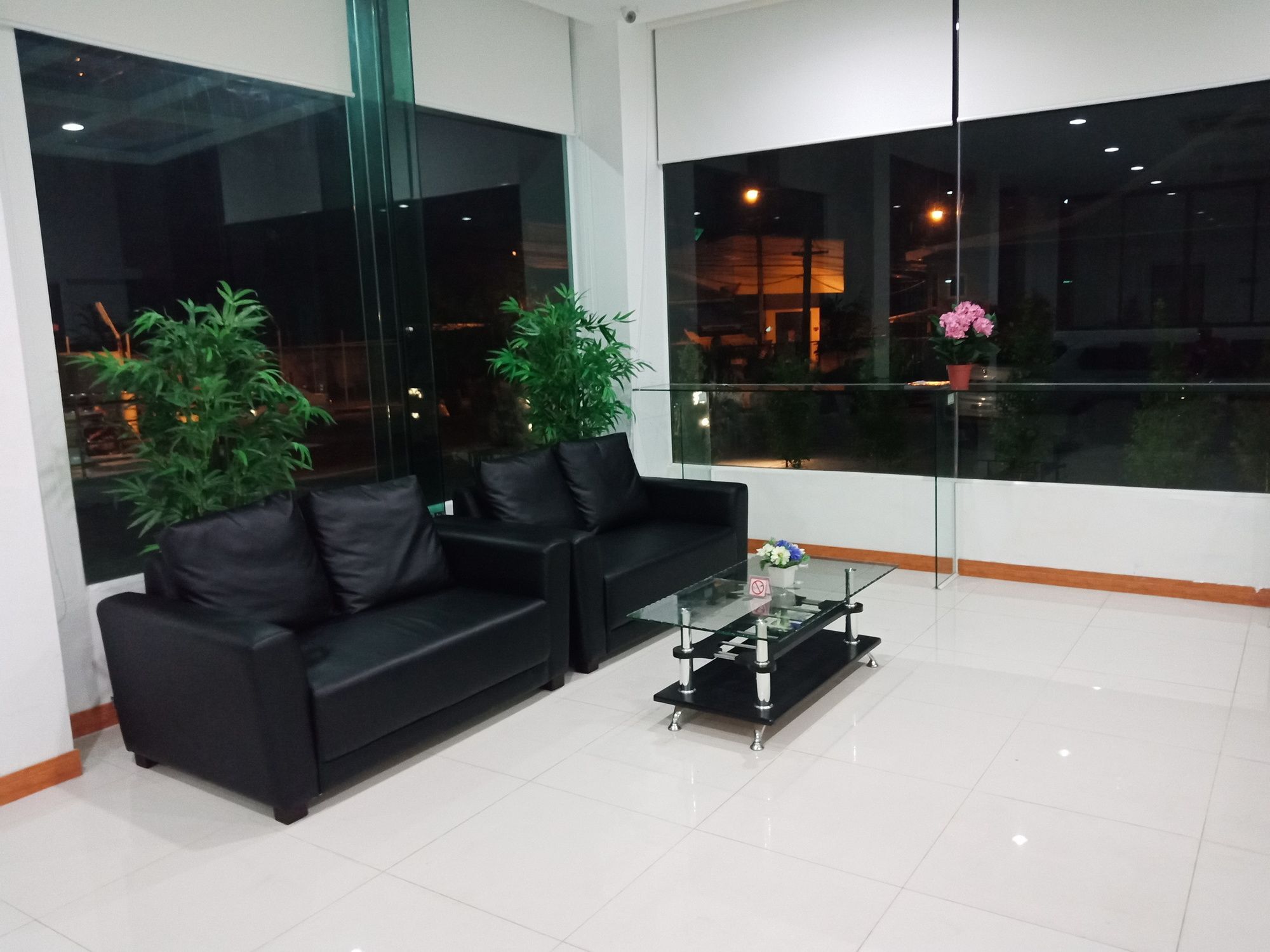 Blue Orchids Hotel Хатъяй Экстерьер фото
